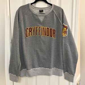 Warner Bros. Gryffindor Crest Gray Crewneck Sweater Size Large